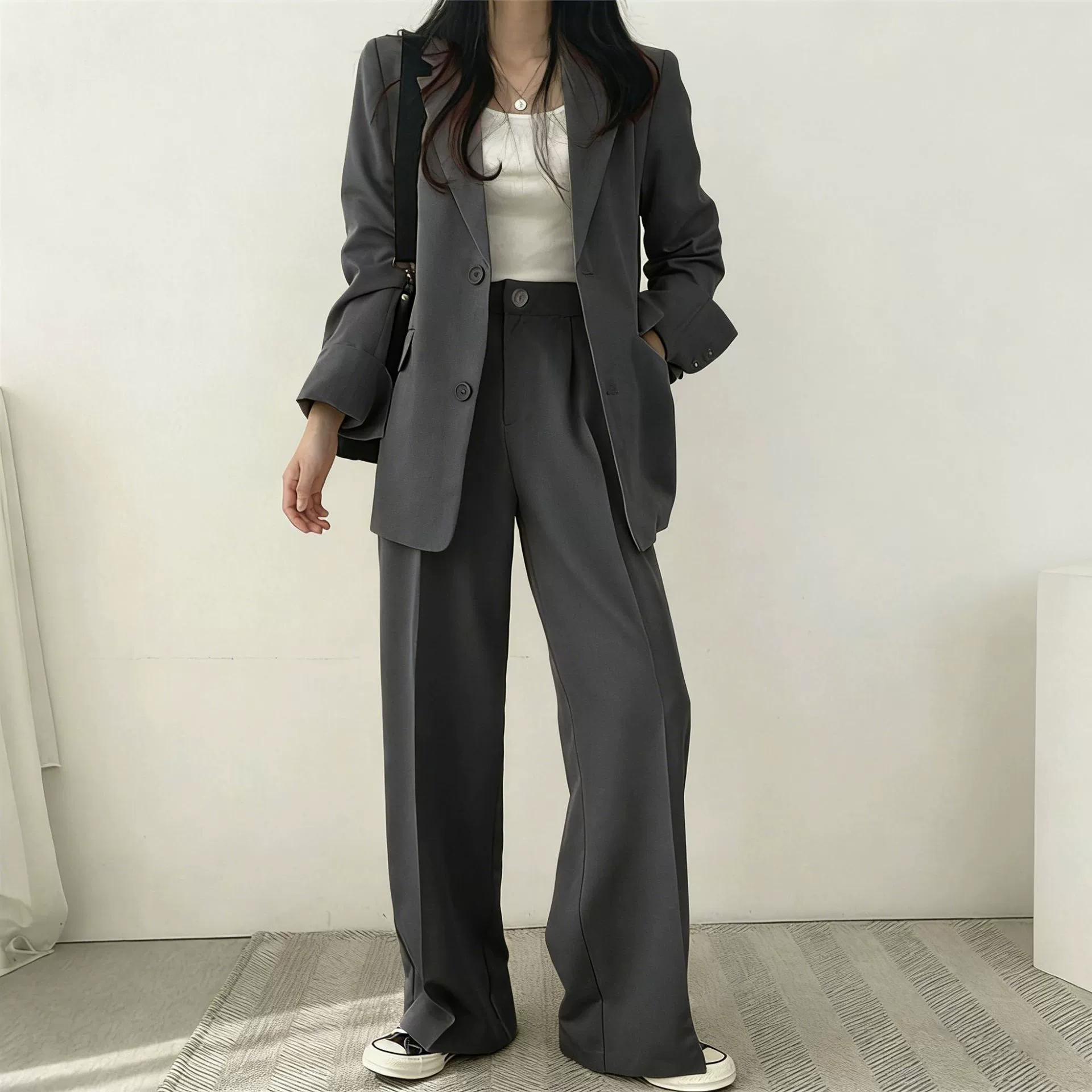 Conjunto de traje pequeño para mujer, primavera y otoño 2026, nuevo estilo coreano, diseño de moda urbana, pantalones casuales color camel para mujer. traje gris oscuro imagen 1