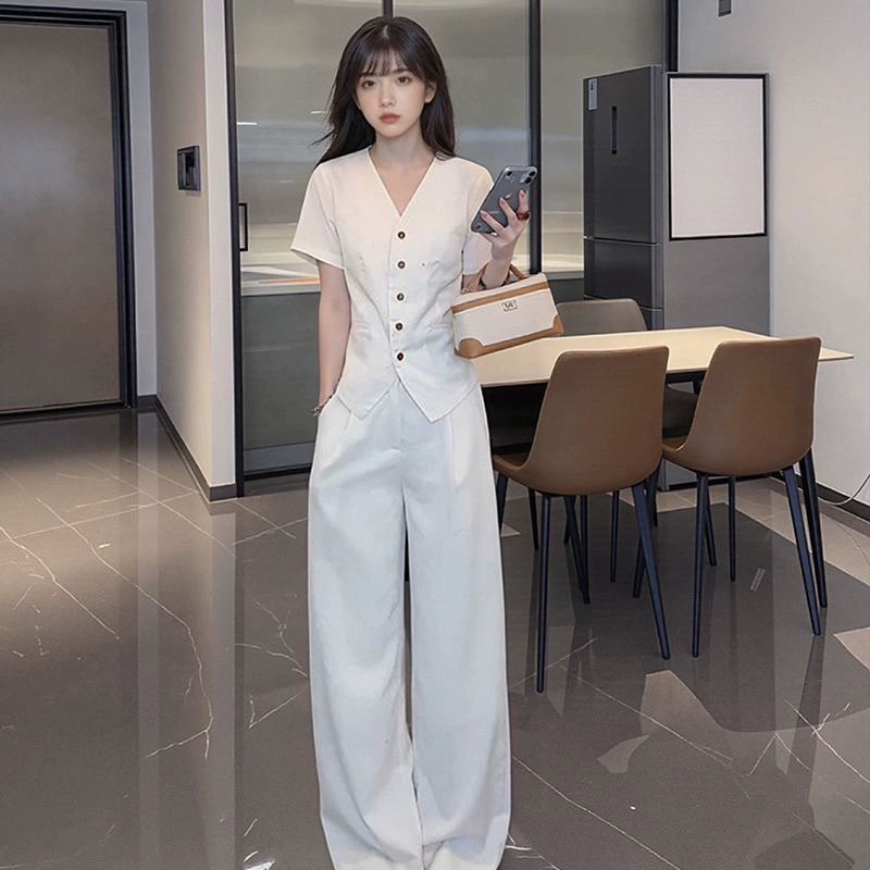 Traje de lino y algodón Tencel estilo "old money" para mujer, nueva moda de verano 2026. Elegante, estilo urbano, popular, de pierna ancha, conjunto de dos piezas para mujer. Blanco roto imagen 1