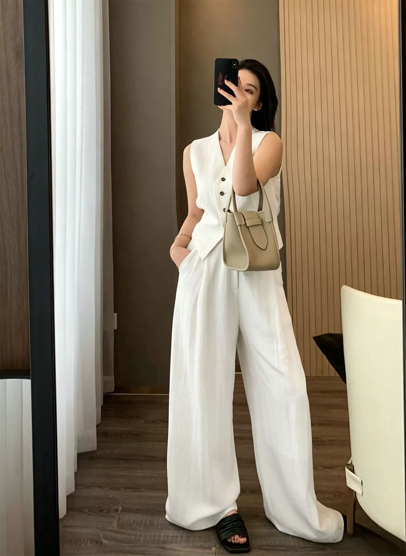 Traje de lino Tencel sin mangas, elegante, estilo "old money" de verano 2026, chaleco de moda, pantalones holgados, conjunto de dos piezas para mujer. Traje blanco con chaleco imagen 1
