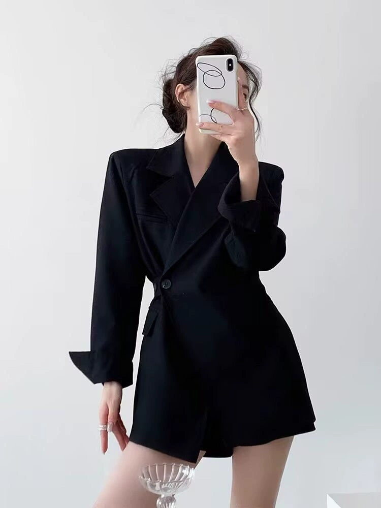 Blazer de mujer - Nueva colección Otoño 2026: favorecedor, corte de diseñador, rejuvenecedor, con caída, estilo midi superventas - Elegancia ejecutiva y ambiente socialité. negro imagen 1