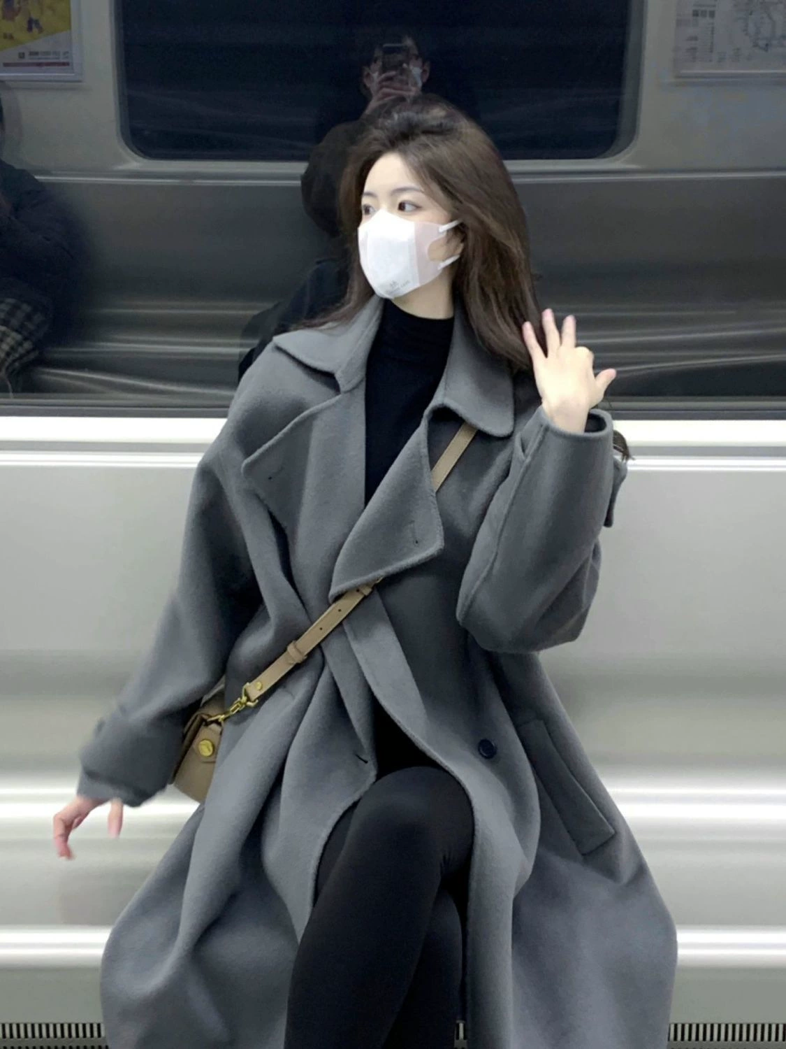 Abrigo de lana gris para mujer, nueva colección otoño-invierno 2026. Prenda exterior de lana con diseño distintivo, ideal para tallas pequeñas. Estilo coreano, estilo Hepburn, con forro grueso. gris imagen 1