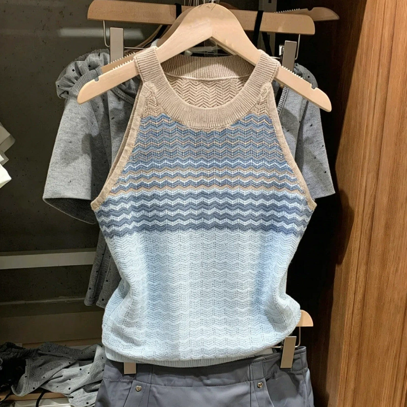 Top halter de mujer con rayas onduladas, nuevo para Primavera/Verano 2026. Versátil, color degradado de inspiración francesa, top corto de punto único. Color de la imagen imagen 1