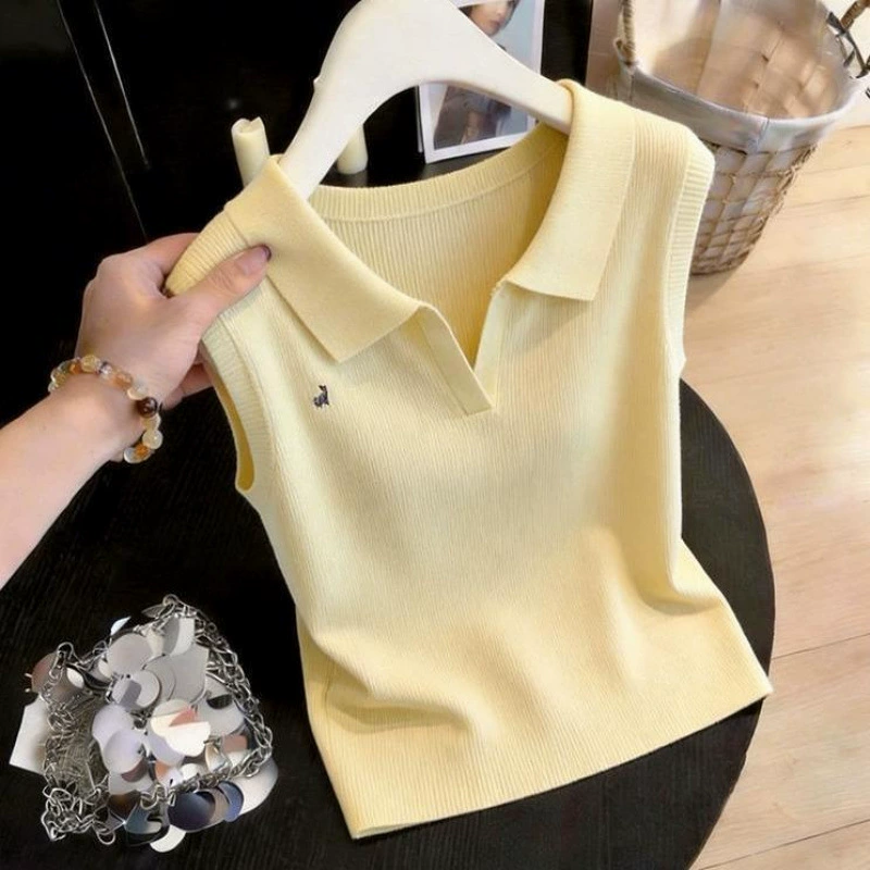 Camiseta de punto sin mangas con cuello polo preppy - Nueva llegada de verano 2026 - Top de mujer elegante y que estiliza la figura amarillo imagen 1