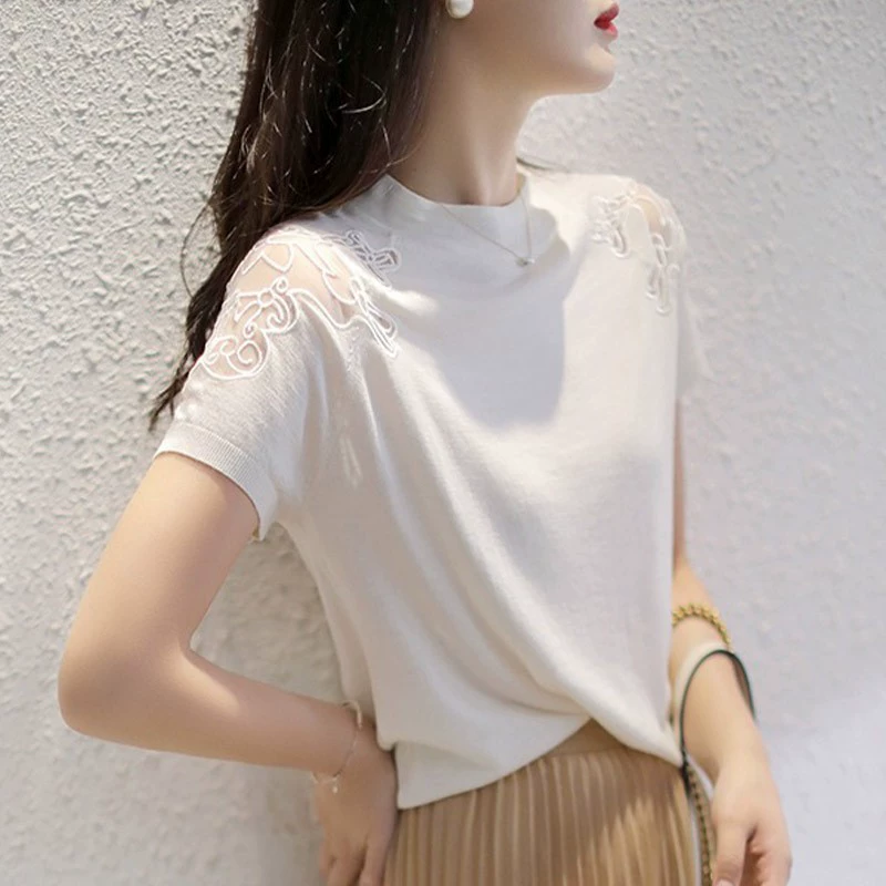 Top de mujer de manga corta con encaje de malla bordado francés, estilo nuevo de verano 2022, camiseta fina y holgada de punto de seda helada. Blanco imagen 1