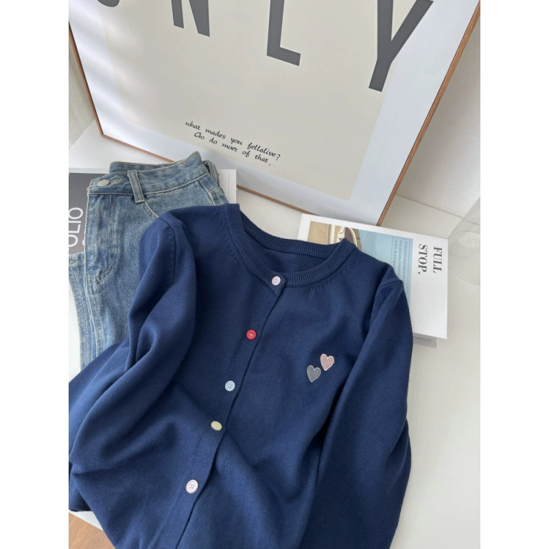 Cárdigan de punto bordado estilo Dopamine Academy - Nueva prenda exterior suave y gruesa de otoño/invierno para mujer, con botones, corte holgado y versátil Azul marino imagen 1