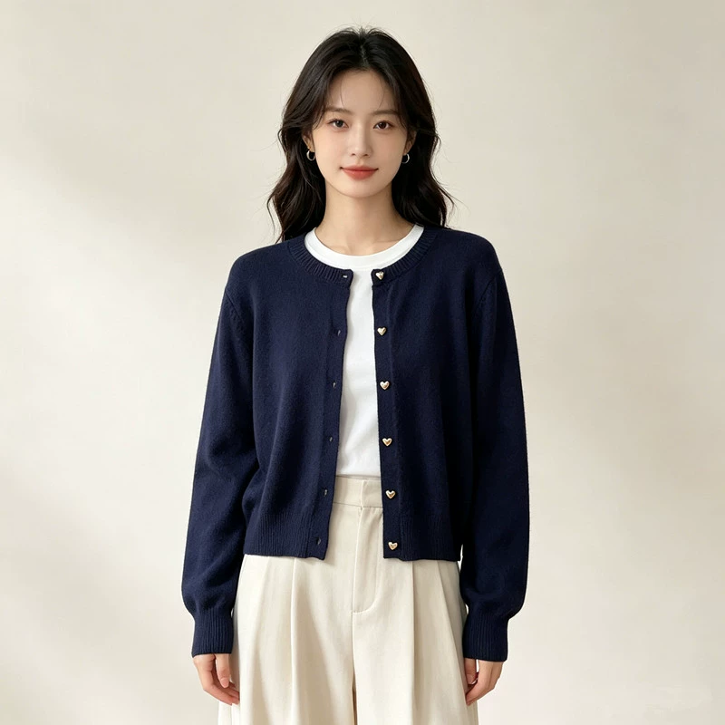 Cárdigan de punto con botones dorados en forma de corazón retro japonés y coreano - Prenda exterior elegante de otoño/invierno para mujer, top casual para capas interiores Azul marino imagen 1