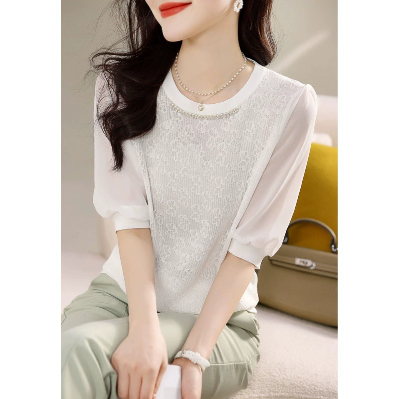 Camiseta de manga corta de gasa de seda helada para mujer, verano 2024, top de gasa elegante con cuentas y mangas de retazos, prenda de punto ligera que rejuvenece. Blanco imagen 1