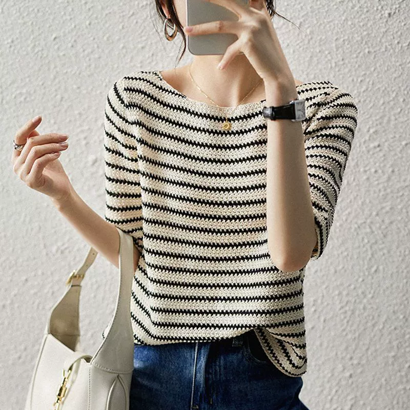 Camiseta de mujer de un solo hombro, tejida a rayas, de punto, manga corta, para primavera/verano 2024. Nueva colección, ligera y fácil de combinar. Estilo Tweed. Color de la imagen imagen 1
