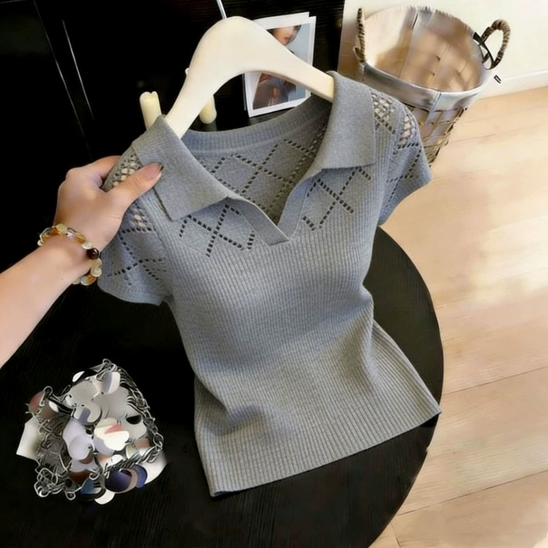 Polo gris elegante 2026 Primavera Verano Nueva llegada Camiseta de punto de seda helada para mujer Corte holgado Estilo adelgazante Tops Color de la imagen imagen 1