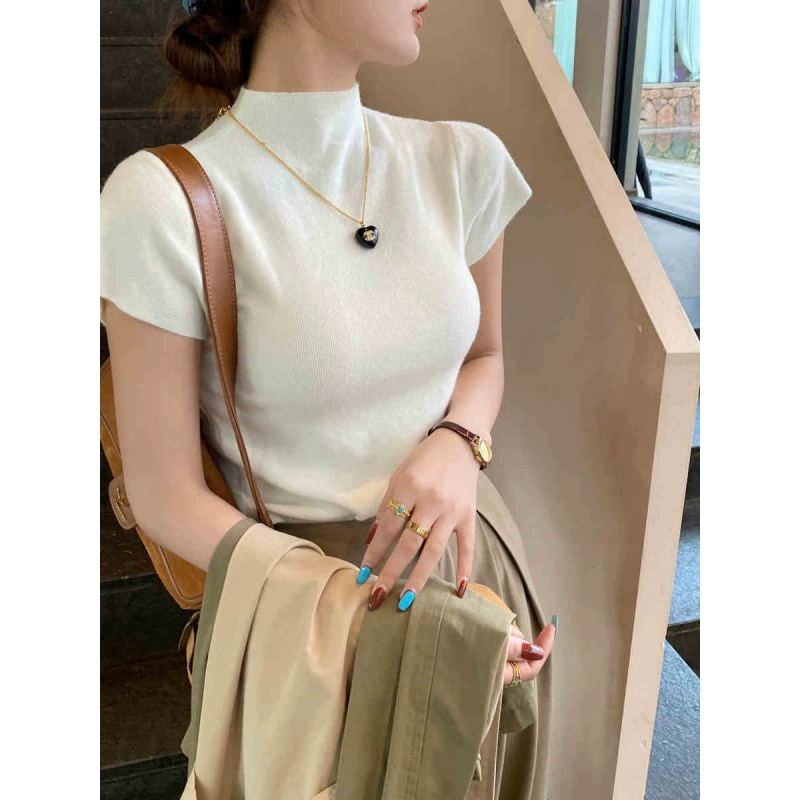 Camiseta gris de manga corta con cuello medio alto para mujer 2025 verano nuevo estilo delgado top de punto de alta gama Blanco imagen 1