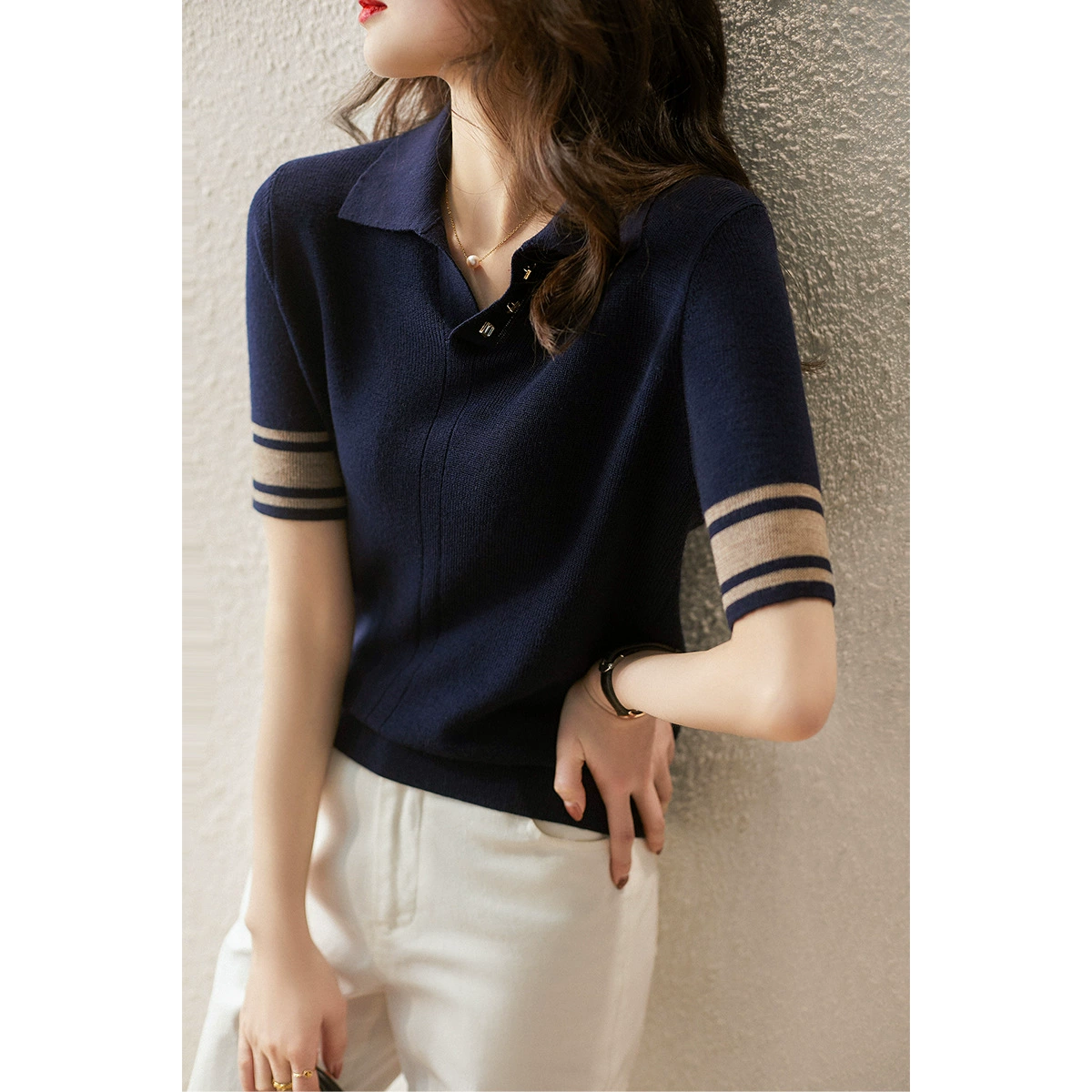 Top de punto de manga corta de seda helada con cuello de muñeca, camiseta base de media manga con cuello redondo para mujer, novedad de verano 2024. Color de imagen imagen 1