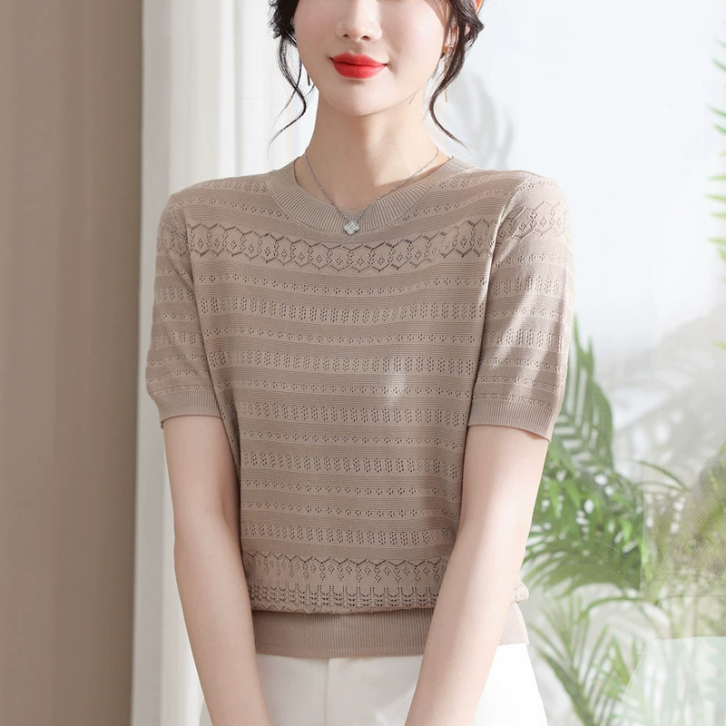 Suéter de manga corta de seda de hielo para mujer verano 2024 nuevo estilo cuello redondo diseño delgado sentido corto jacquard top camiseta para mujer Café de arroz imagen 1