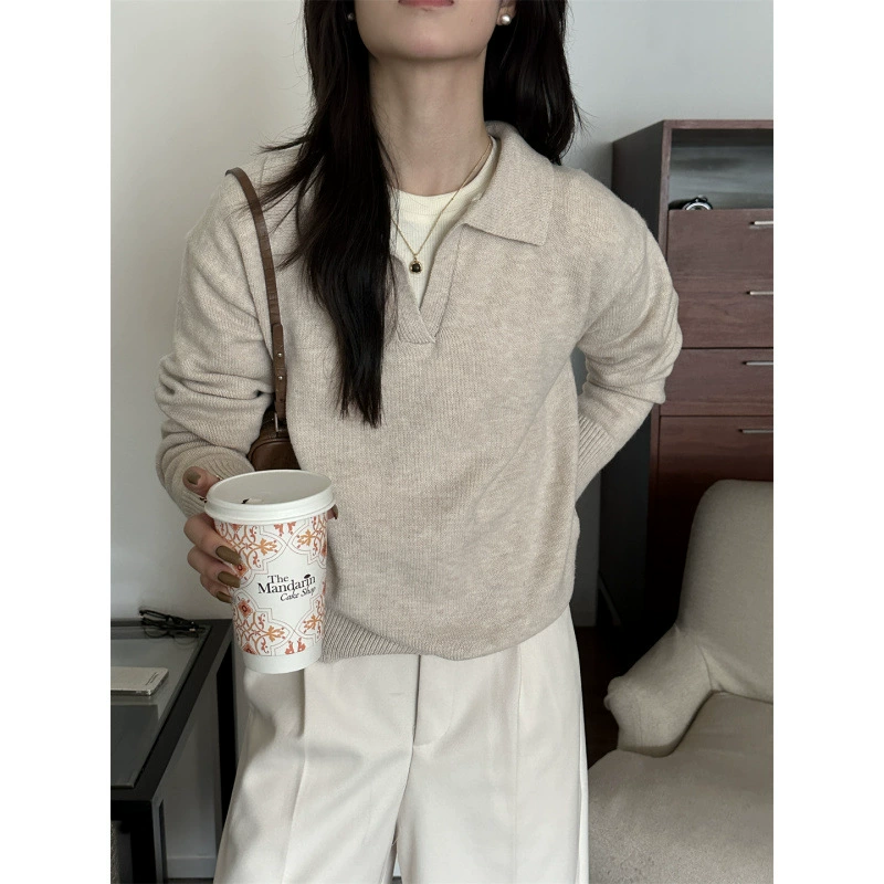 Suéter de punto con solapa gris para mujer, camisa de punto, otoño e invierno 2025, nueva llegada, estilo relajado, camisa polo, estilo coreano, tops color avena imagen 1