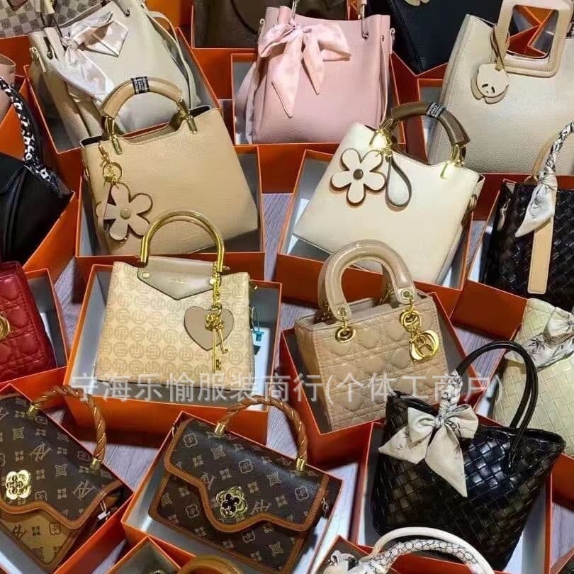 Exportación de liquidación de pedidos finales, bolso cruzado de Guangzhou, ropa de trabajo, bolso de mano, bolso de lote mixto misceláneo para mujer, suministro de ventas directas al por mayor imagen 1