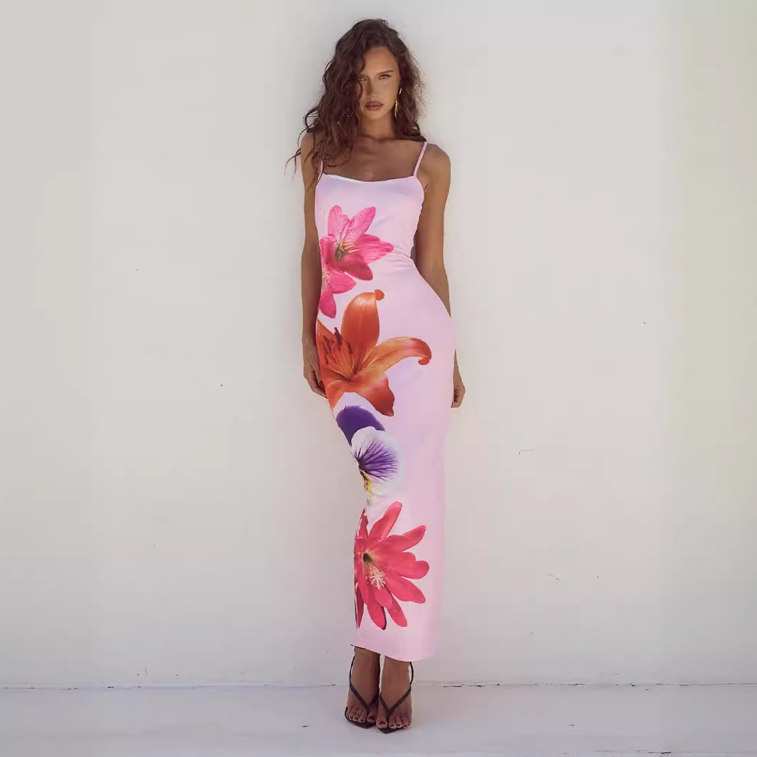 SHEIN Comercio Electrónico - vestido largo ceñido sin tirantes con estampado floral blanco y rosa imagen 1