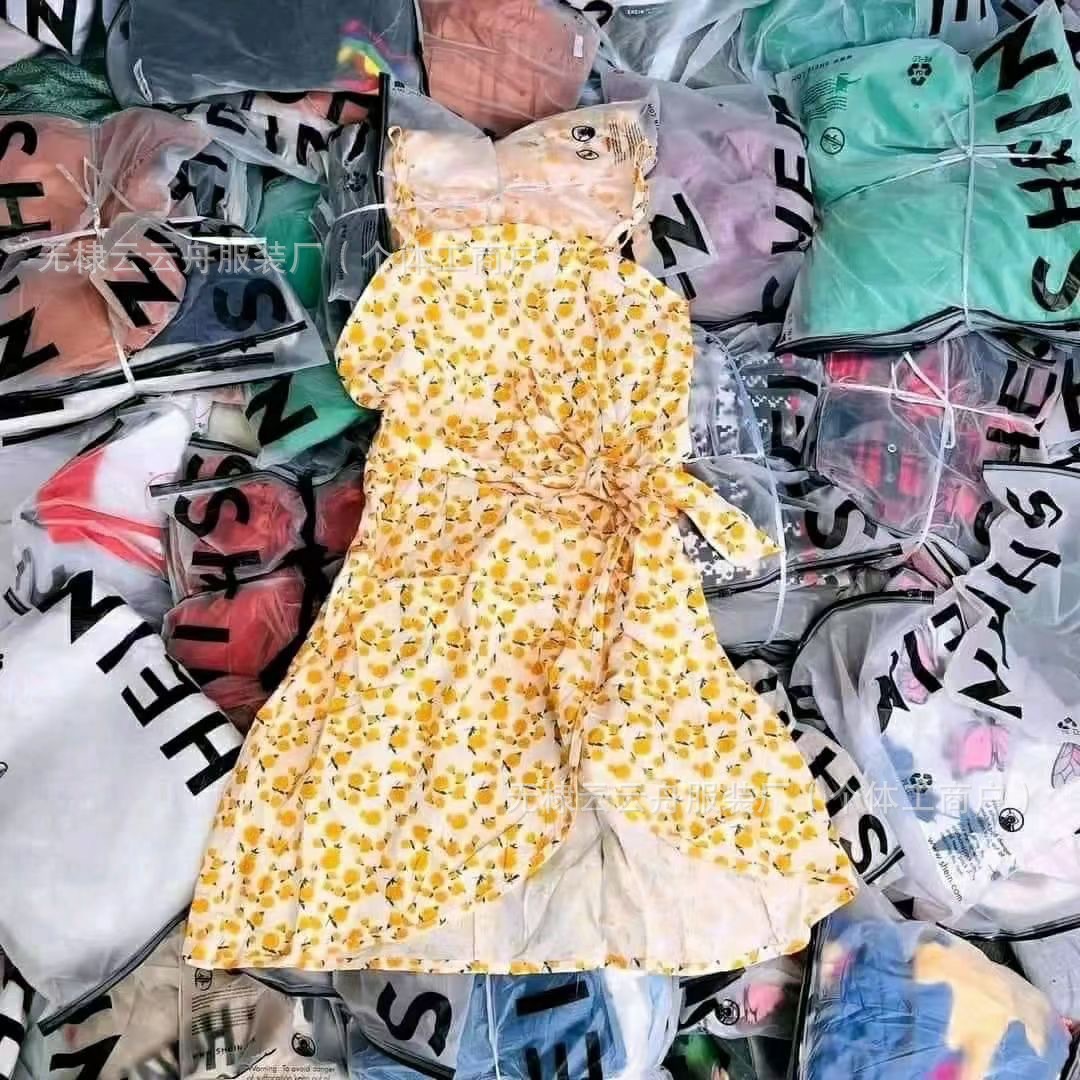 Vestidos Cortos de Manga Corta con Volantes y Estampado de Lunares Shein imagen 1