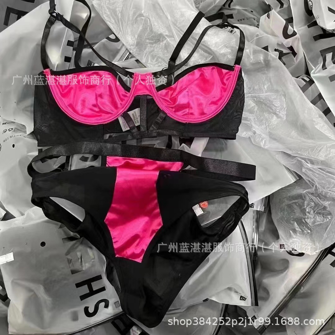 Conjunto de Lencería Femenina de Encaje y Satén Bicolor con Tirantes imagen 1
